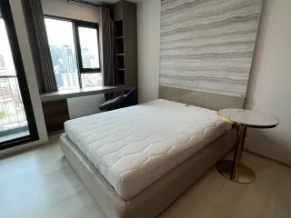 For rent studio condo in Pathum Wan, Bangkok