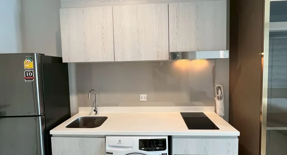 Wohnung zur Miete mit Studio in Pathum Wan, Bangkok