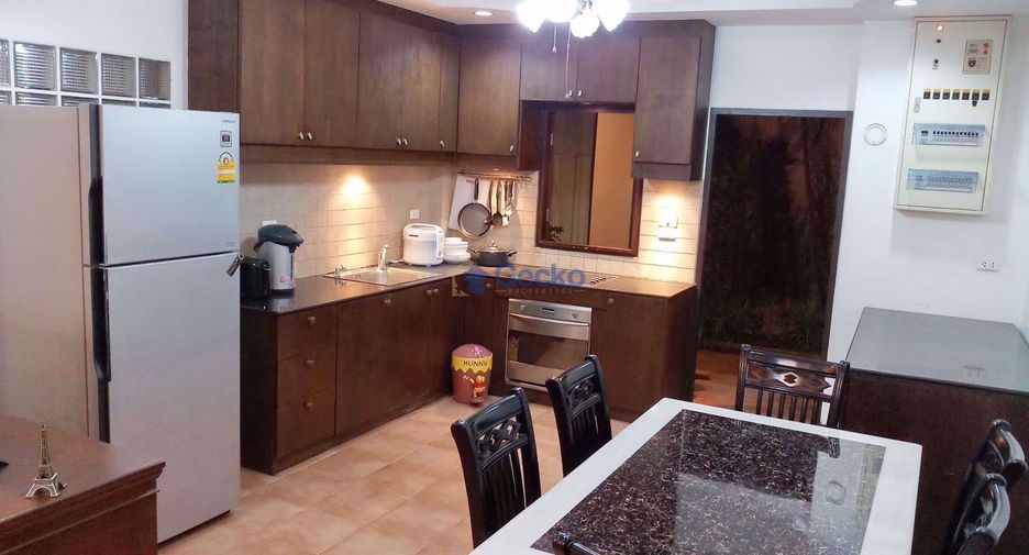 For rent and for sale 4 bedrooms house in Sattahip, Chonburi
