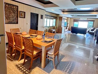 For sale 3 bedrooms condo in Na Jomtien, Pattaya