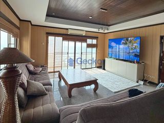 For sale 3 bedrooms condo in Na Jomtien, Pattaya