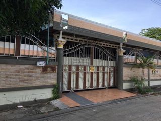 For sale 4 bedrooms house in Mueang Pathum Thani, Pathum Thani