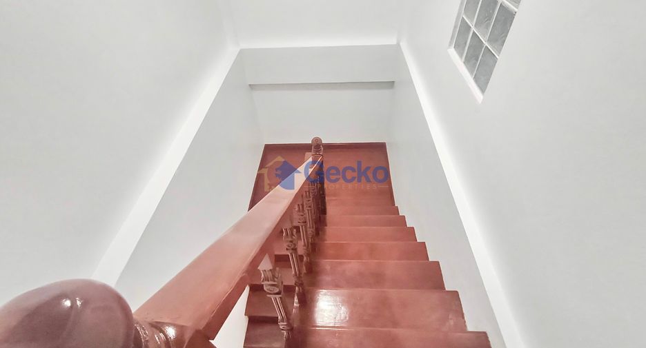 Haus zur Miete mit 4 Zimmer in Bang Lamung, Chonburi