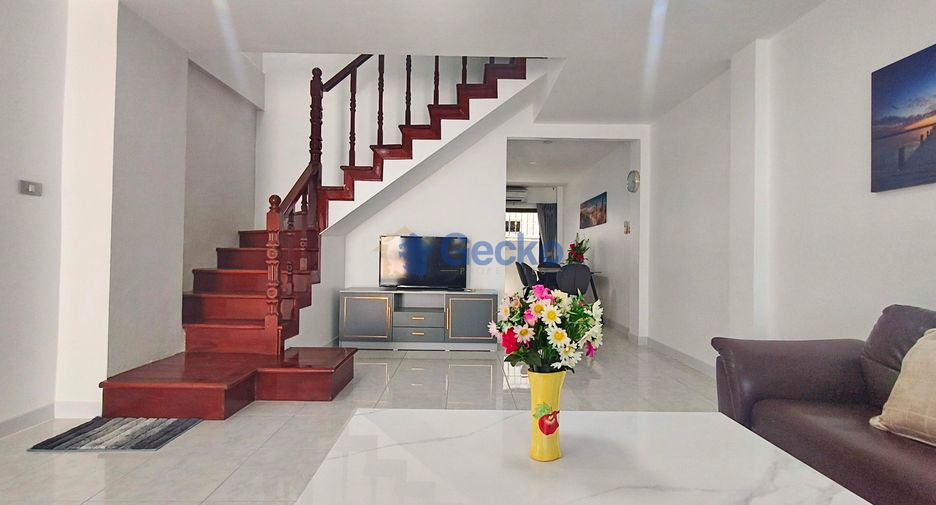 Haus zur Miete mit 4 Zimmer in Bang Lamung, Chonburi