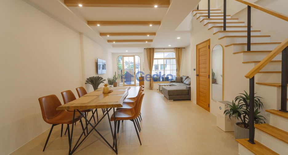For rent and for sale 3 bedrooms house in Bang Lamung, Chonburi
