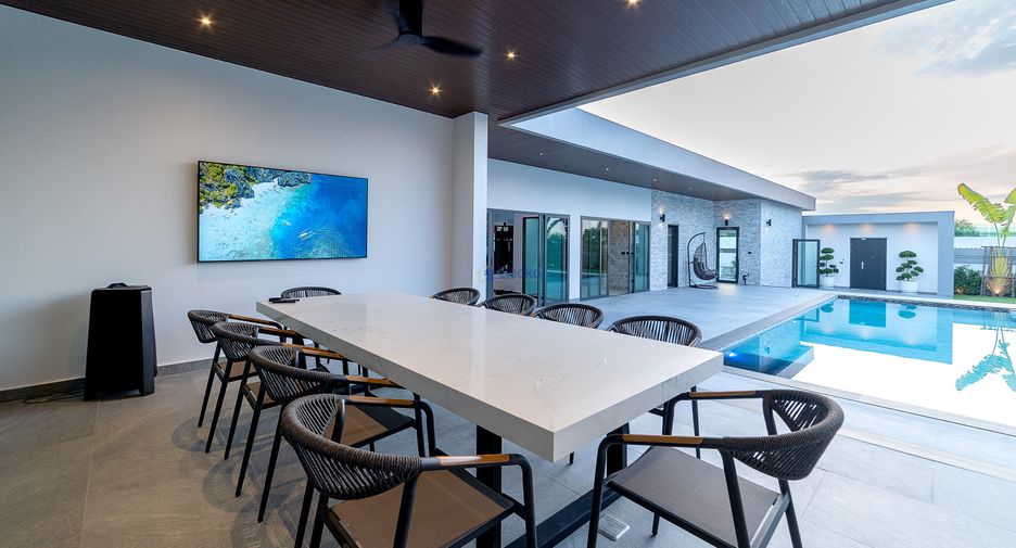 Casa en venta de 6 habitaciones en Bang Lamung, Chonburi