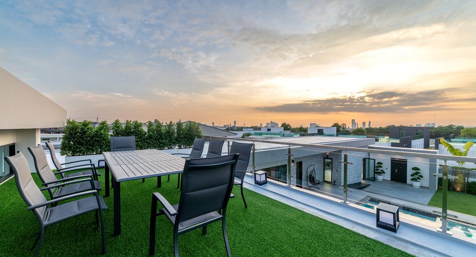 Casa en venta de 6 habitaciones en Bang Lamung, Chonburi