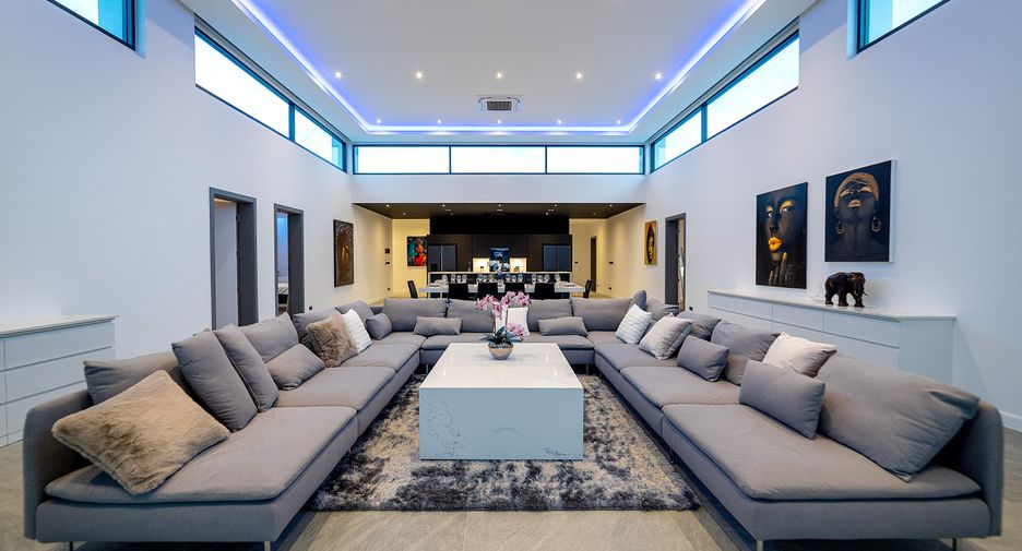 Casa en venta de 6 habitaciones en Bang Lamung, Chonburi