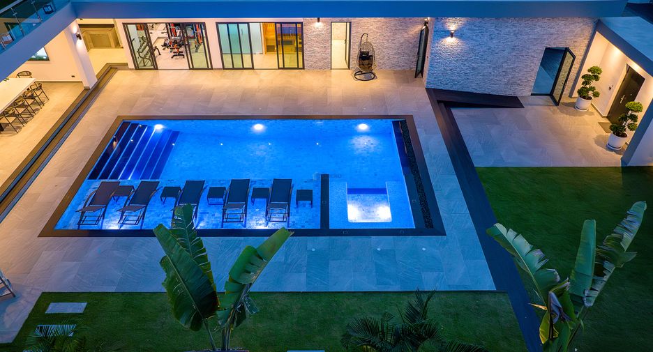 Casa en venta de 6 habitaciones en Bang Lamung, Chonburi