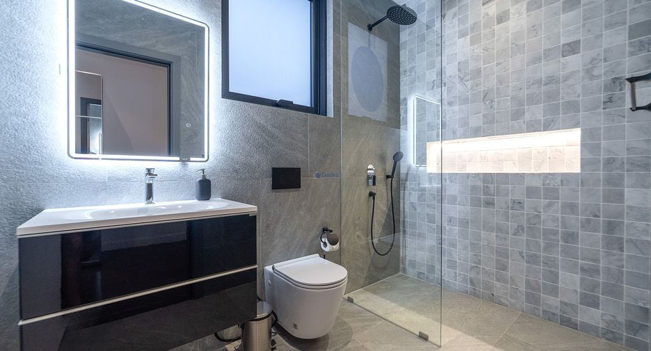 Casa en venta de 6 habitaciones en Bang Lamung, Chonburi