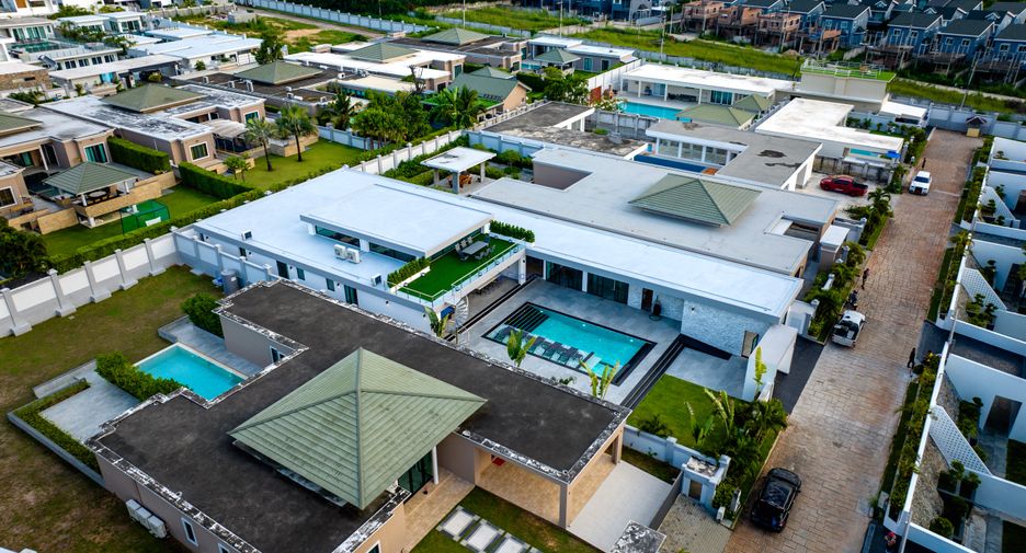 Casa en venta de 6 habitaciones en Bang Lamung, Chonburi