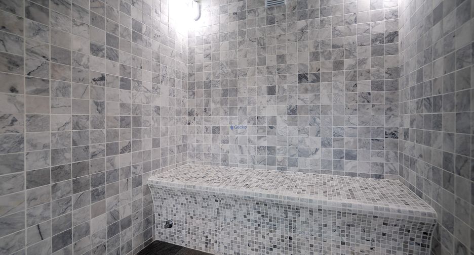 Casa en venta de 6 habitaciones en Bang Lamung, Chonburi