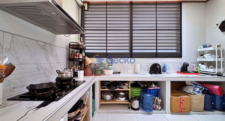 Haus zum Kauf mit 3 Zimmer in Bang Lamung, Chonburi