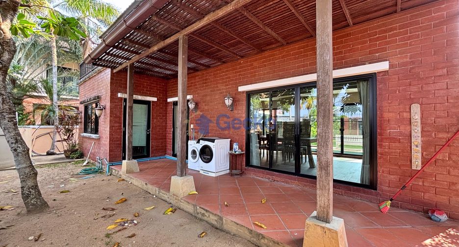 For sale 3 bedrooms house in Bang Lamung, Chonburi
