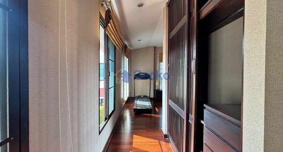 For sale 3 bedrooms house in Bang Lamung, Chonburi