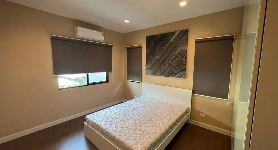 Аренда 4 спальни дом в Bang Phli, Самутпракан
