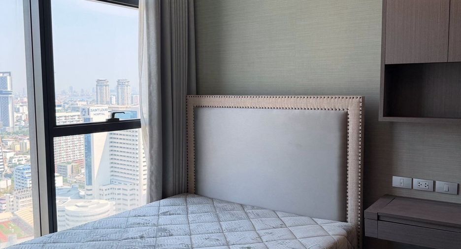 For sale 3 bedrooms condo in Sathon, Bangkok