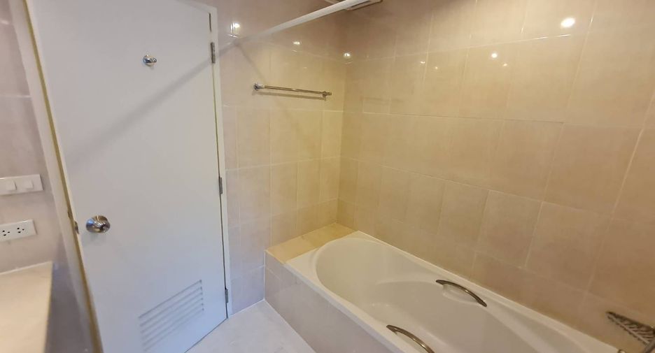 Wohnung zur Miete mit 2 Zimmer in Pathum Wan, Bangkok