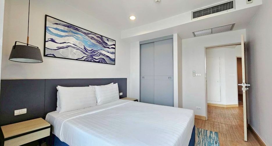 For rent 3 bedrooms condo in Khlong Toei, Bangkok