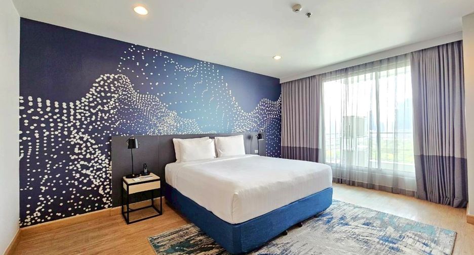 For rent 3 bedrooms condo in Khlong Toei, Bangkok