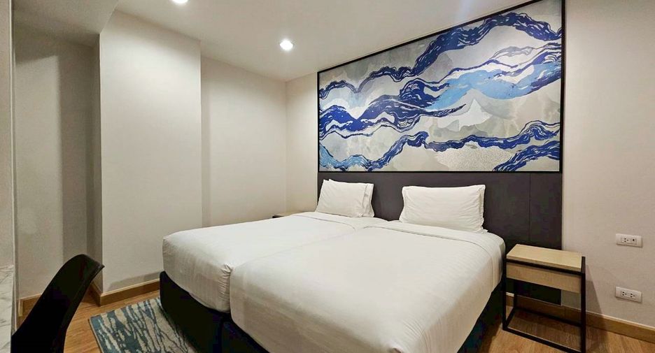 For rent 3 bedrooms condo in Khlong Toei, Bangkok