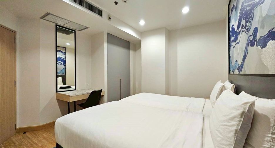 For rent 3 bedrooms condo in Khlong Toei, Bangkok