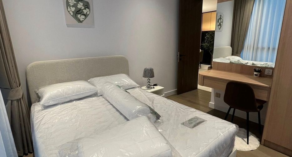 For rent 3 bedrooms condo in Sathon, Bangkok