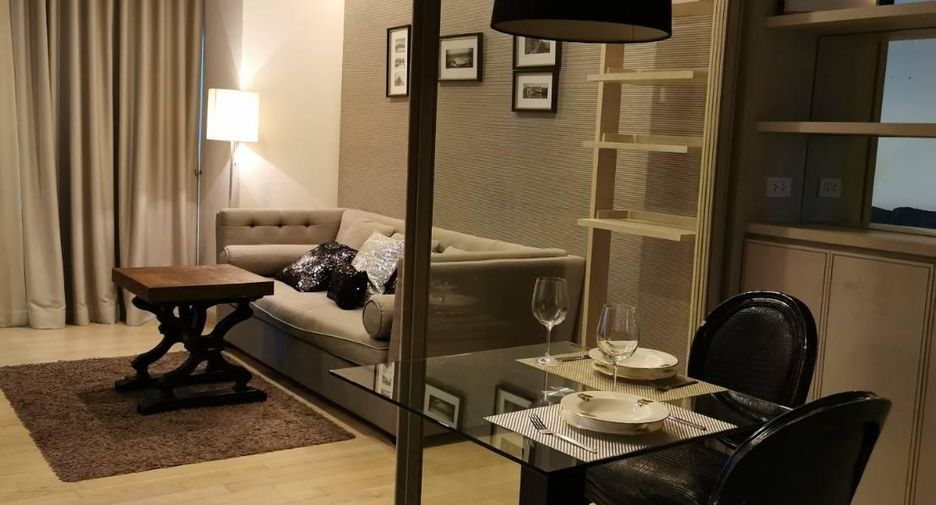 Condo en alquiler de 1 habitaciones en Khlong Toei, Bangkok