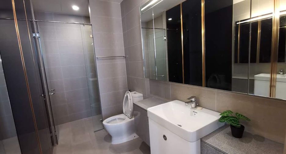 À louer et à vendre 1 chambre condo à Pathum Wan, Bangkok