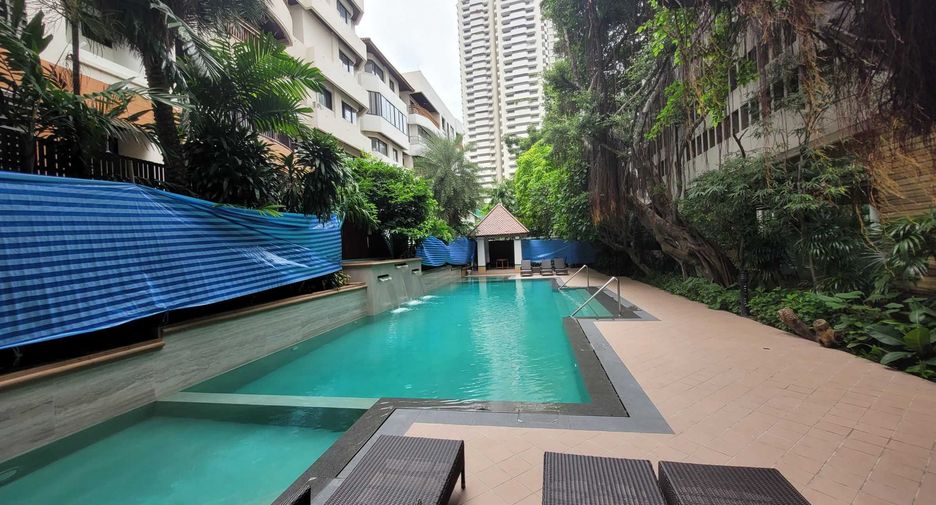 For rent 3 bedrooms condo in Watthana, Bangkok