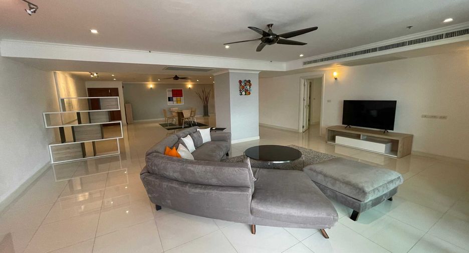 For rent 3 bedrooms condo in Watthana, Bangkok
