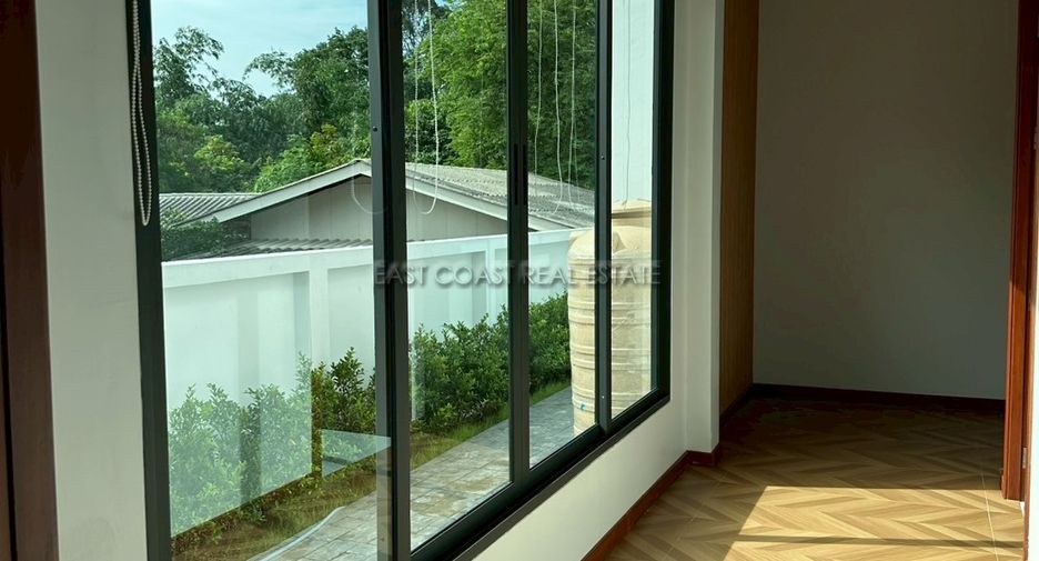 For rent 4 bedrooms house in Bang Lamung, Chonburi