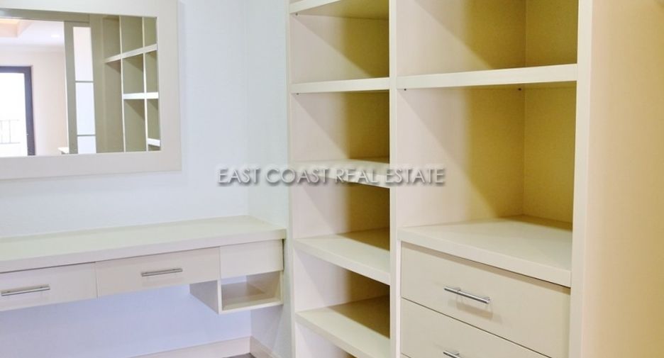 For rent 3 bedrooms condo in South Pattaya, Pattaya