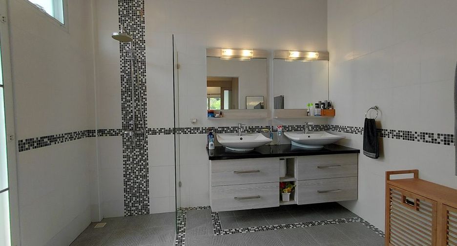 For sale 3 bedrooms villa in Hua Hin, Prachuap Khiri Khan