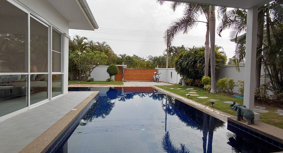 For sale 3 bedrooms villa in Hua Hin, Prachuap Khiri Khan