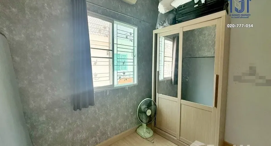 出售 3 卧室 联排别墅 在 Mueang Pathum Thani, Pathum Thani