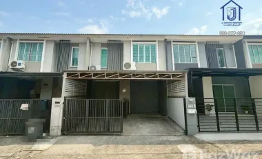 出售 3 卧室 联排别墅 在 Mueang Pathum Thani, Pathum Thani