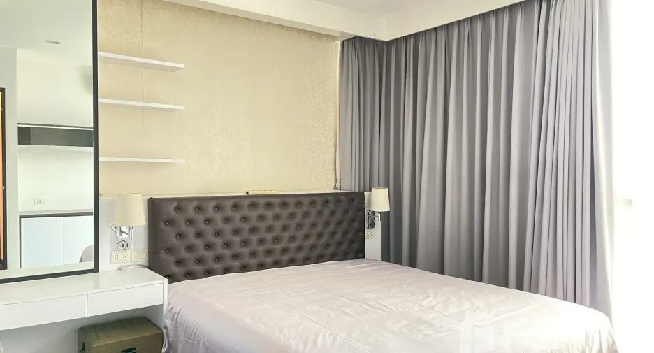 For sale 3 bedrooms condo in Ratchathewi, Bangkok