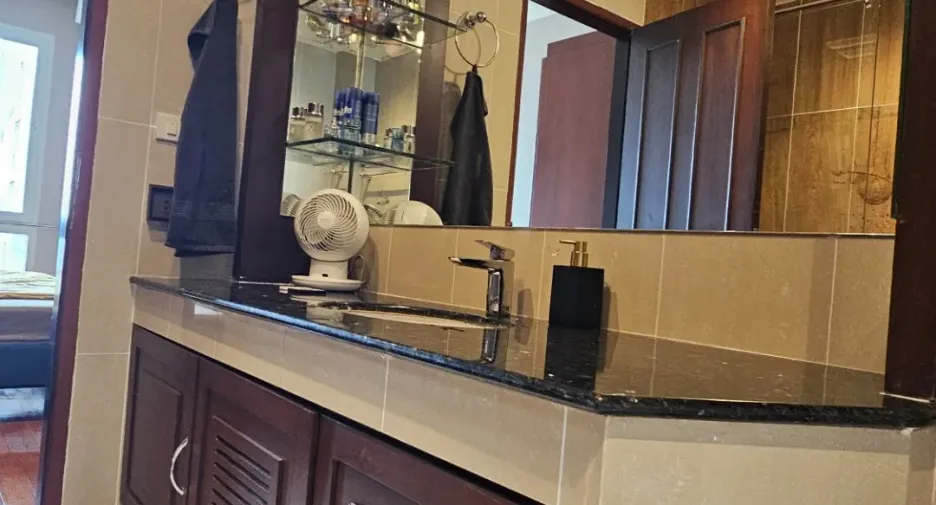 For sale 1 bed condo in Watthana, Bangkok