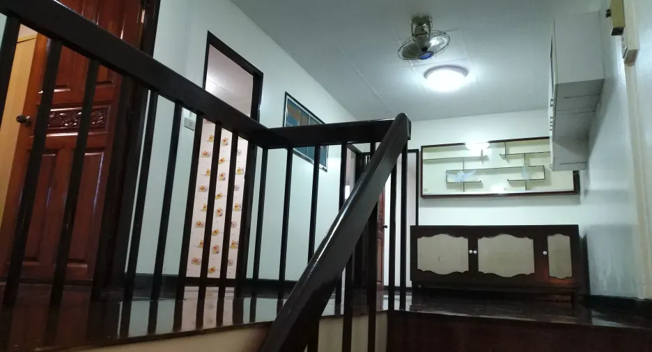 Reihenhaus zur Miete mit 3 Zimmer in Khlong Toei, Bangkok