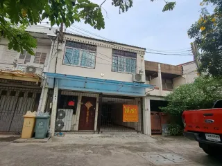 出租 3 卧室 联排别墅 在 Khlong Toei, 曼谷