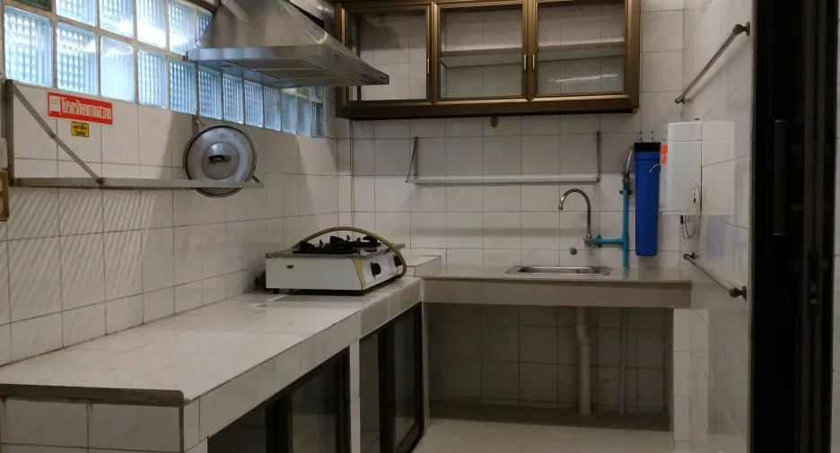 Reihenhaus zur Miete mit 3 Zimmer in Khlong Toei, Bangkok