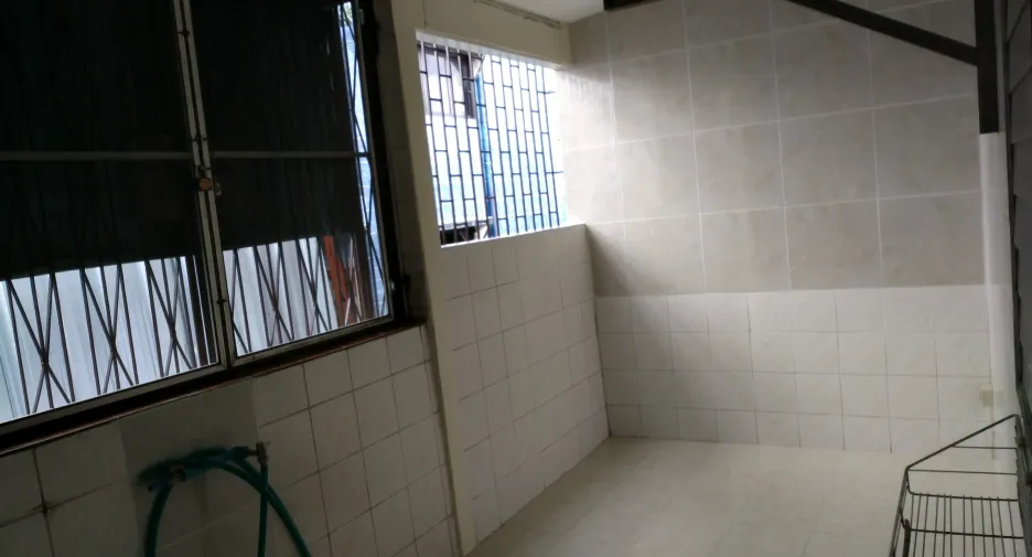 Reihenhaus zur Miete mit 3 Zimmer in Khlong Toei, Bangkok