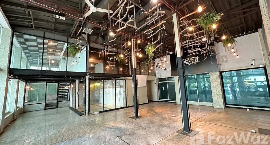 For rent retail Space in Bang Rak, Bangkok