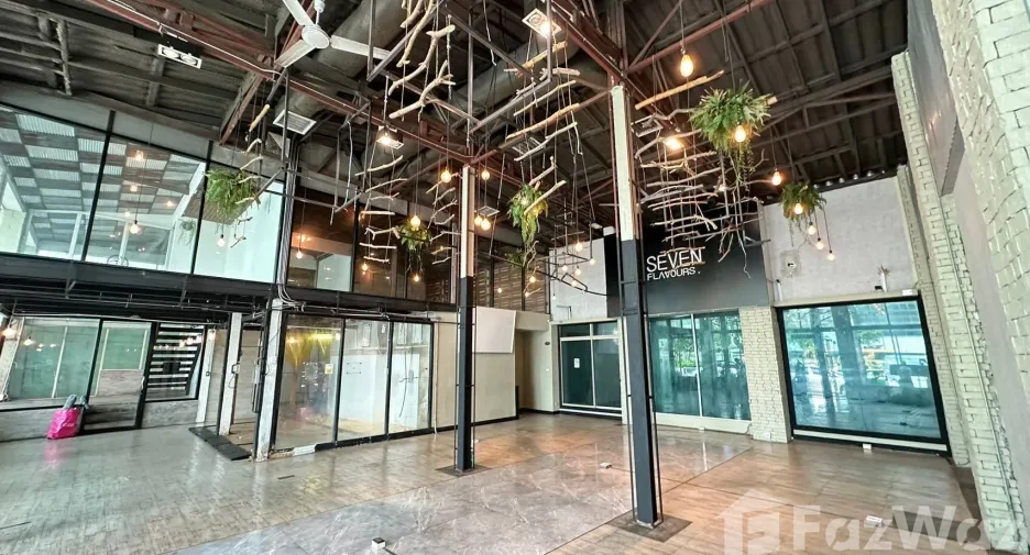 For rent retail Space in Bang Rak, Bangkok