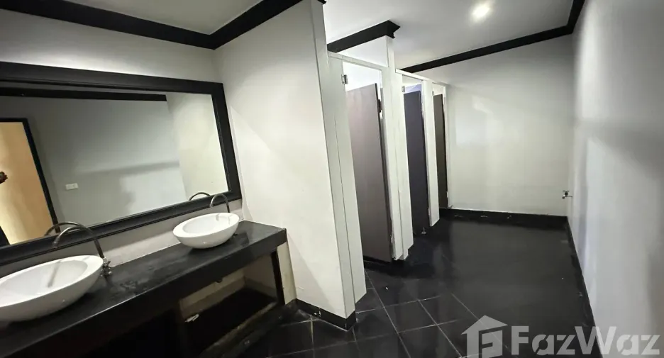 For rent retail Space in Bang Rak, Bangkok