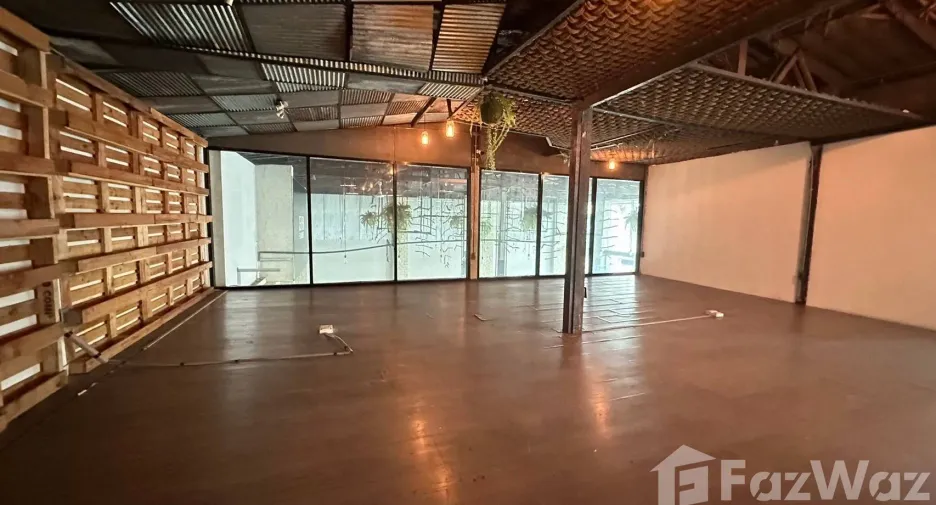 For rent retail Space in Bang Rak, Bangkok