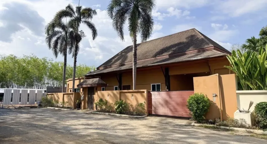 For sale 3 bedrooms villa in Mueang Phuket, Phuket