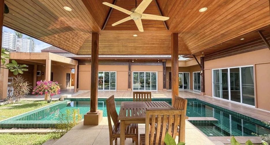 For sale 3 bedrooms villa in Mueang Phuket, Phuket