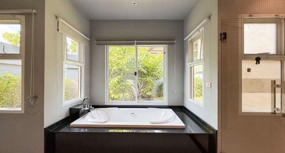 For sale 3 bedrooms villa in Mueang Phuket, Phuket